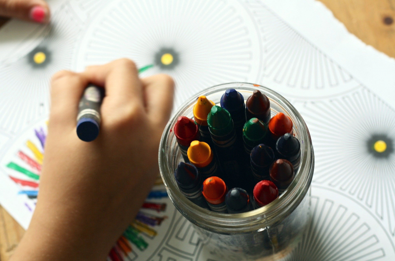 crayons_g390889af3_1920.jpg